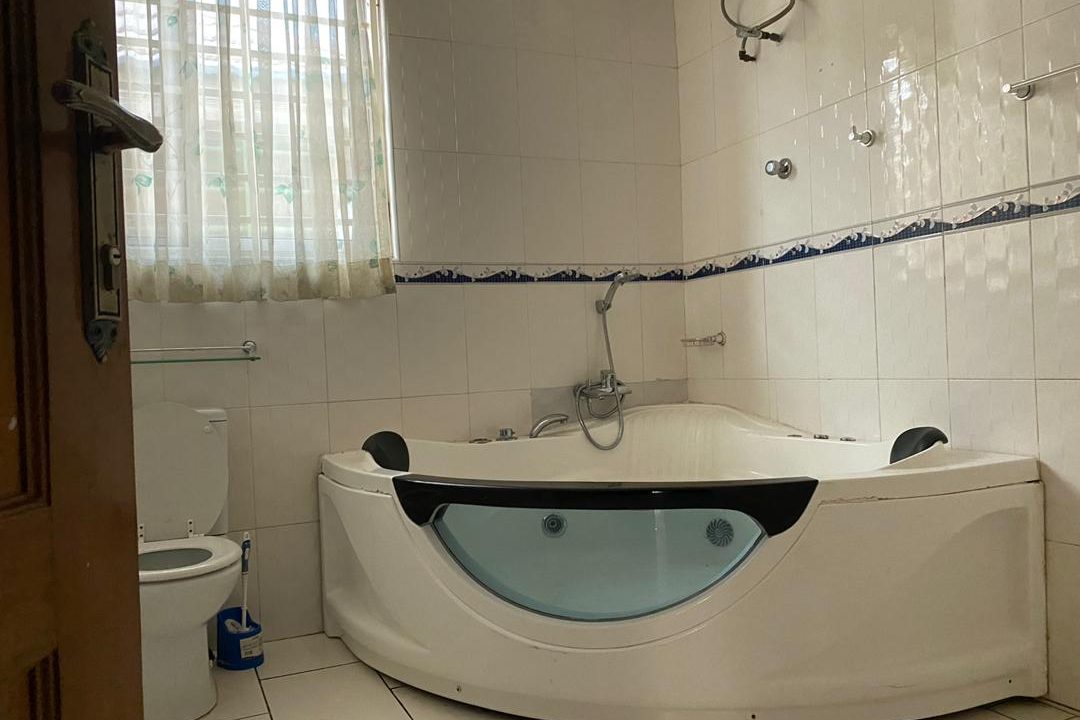 49DD0DC4-2375-43A8-8F59-978CBC53A4B8