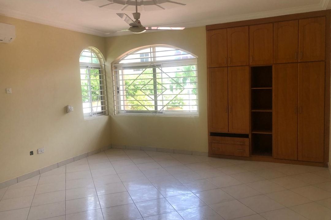 EA8CD835-5890-42AB-87A3-58434E35D60E