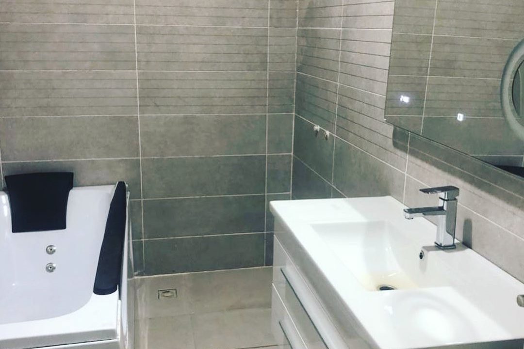 04B78666-F38E-42A4-AC8F-07C58D905BB1