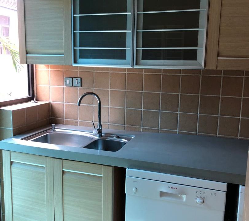 17858E49-2968-4A05-A64E-4EE875B88EFA