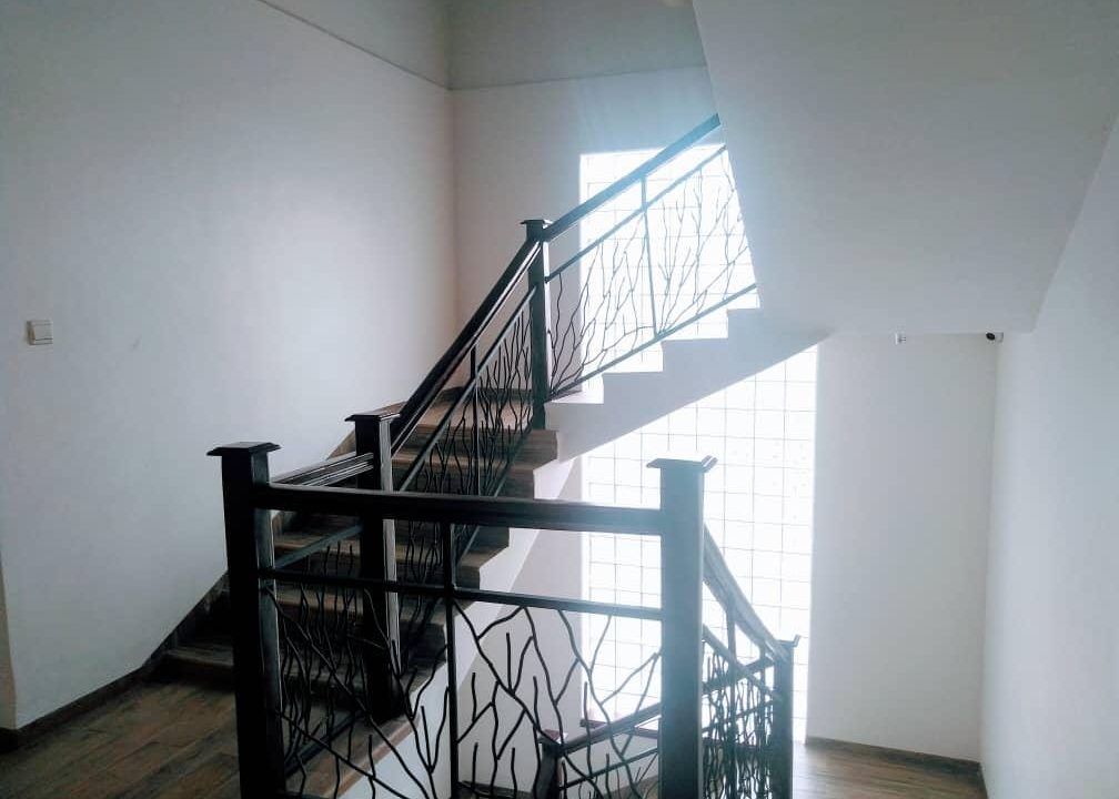 C1ABB3D8-4DEC-40F1-B8E9-F06C982EA287