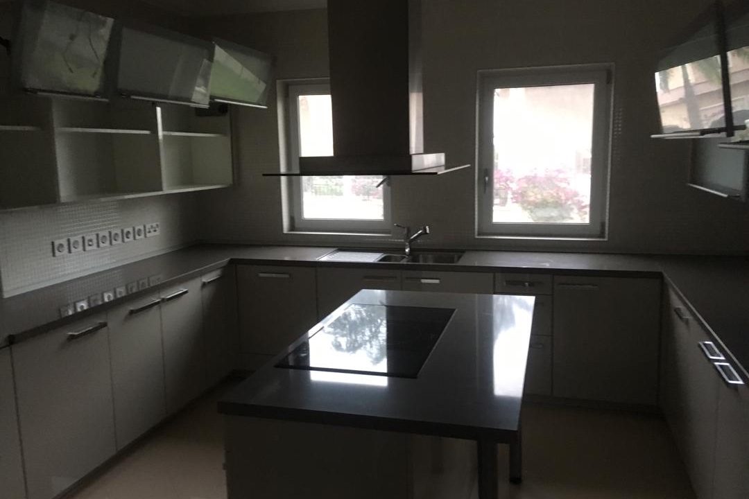 313905A6-FF79-4397-8D63-75FCE1C7C3BB