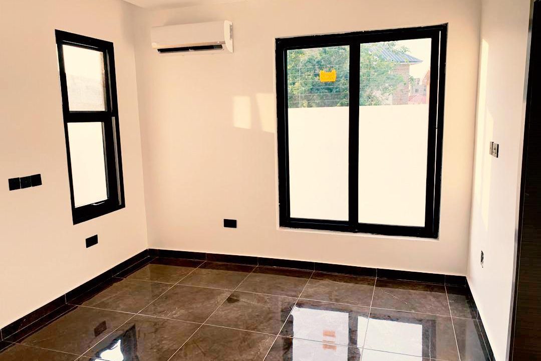 5F7E41A2-E3B4-476C-AECF-64F95A6DA695