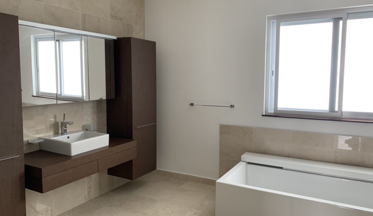 69E08104-0712-4001-9D6C-2BEC22A414D3