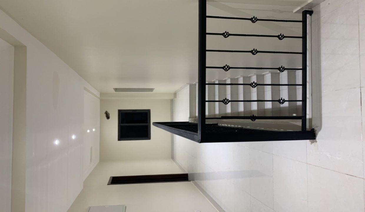 9C013CB9-F8A7-4AEA-883A-B59CDB0FE626