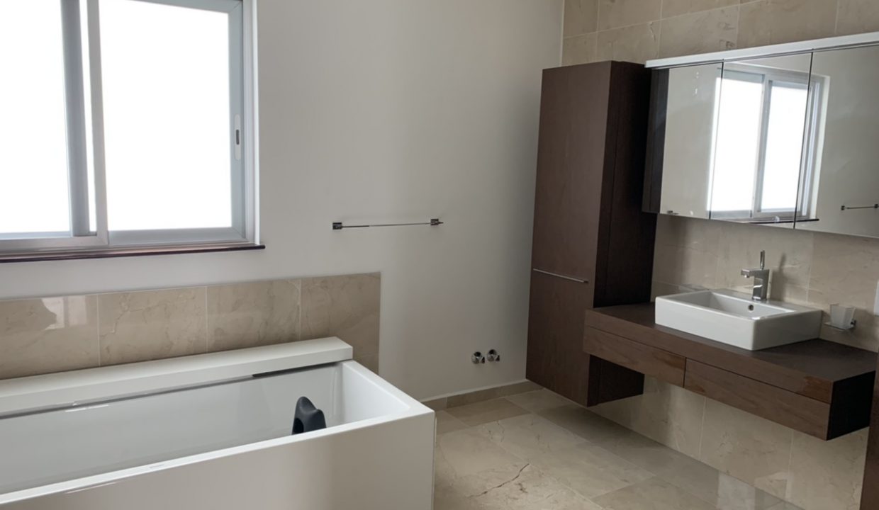 C84381DF-B12D-4C1F-83AF-7DDAC47AB643