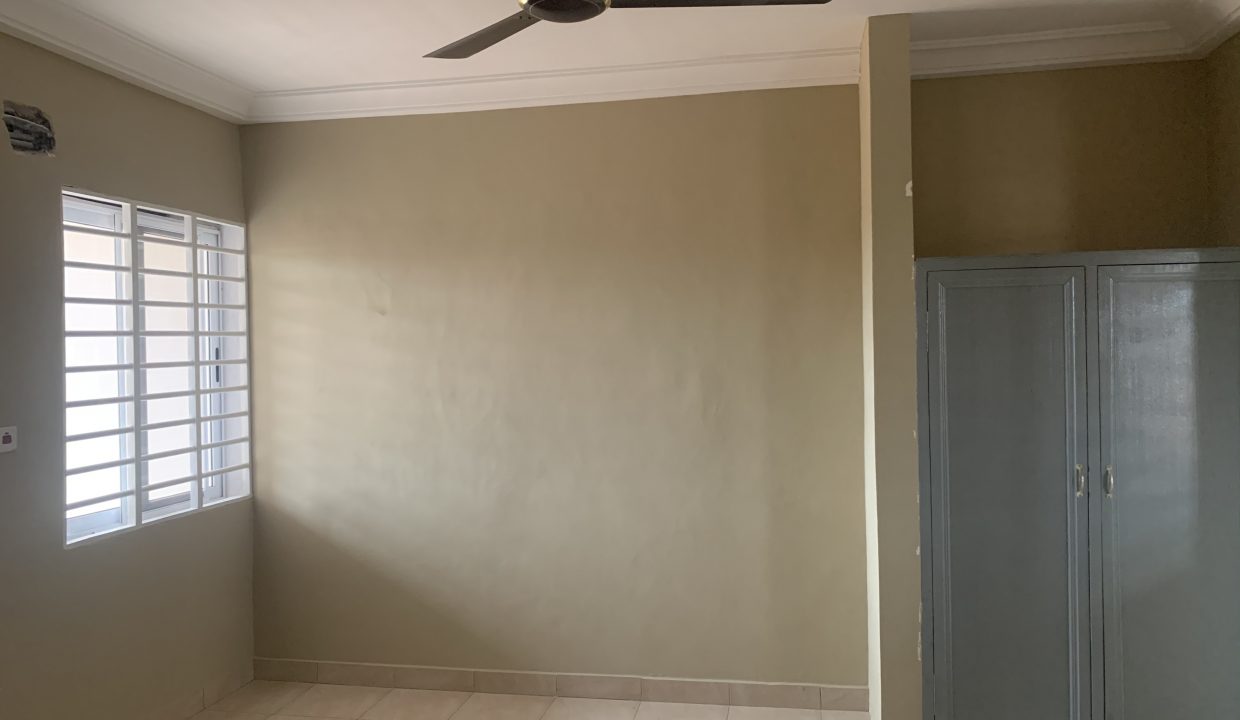 FC04AAEE-0DB5-4A11-A9AB-288F176D072D